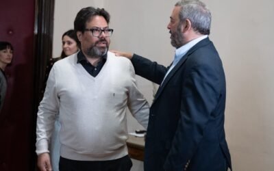 Bergara comenzó la transición y adelantó que tomará rápidas decisiones para mejorar la limpieza de Montevideo
